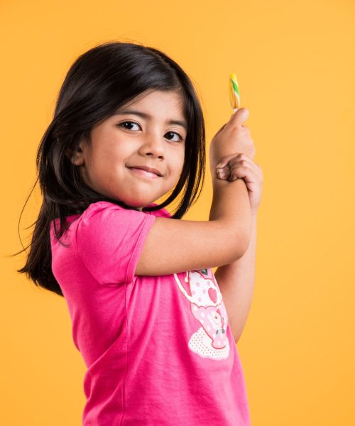 indian-small-girl-with-lolipop-loly-pop-asian-girl-lolipop-lolypop-playful-indian-cute-girl-posing-with-lolipop-candy (1)